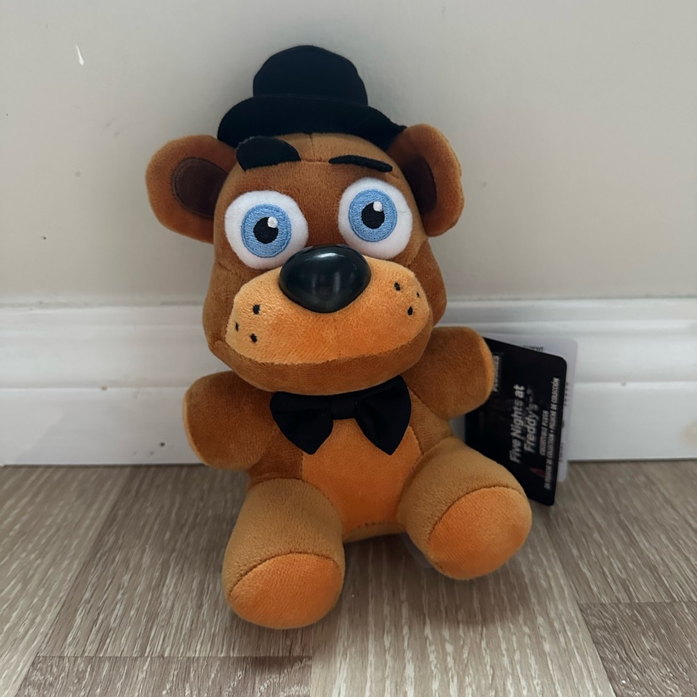 Five nights at freddy’s freddy plush BNWT